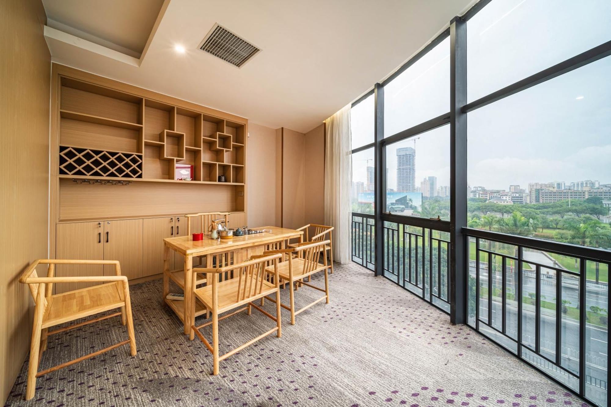 Echarm International Hotel Guangzhou Baiyun International Airport Huadu Plaza Branch - Free Deliver Service To Guangzhou Baiyun International Airport & Free Deliver Service To Canton Fair Complex During Canton Fair Period ภายนอก รูปภาพ