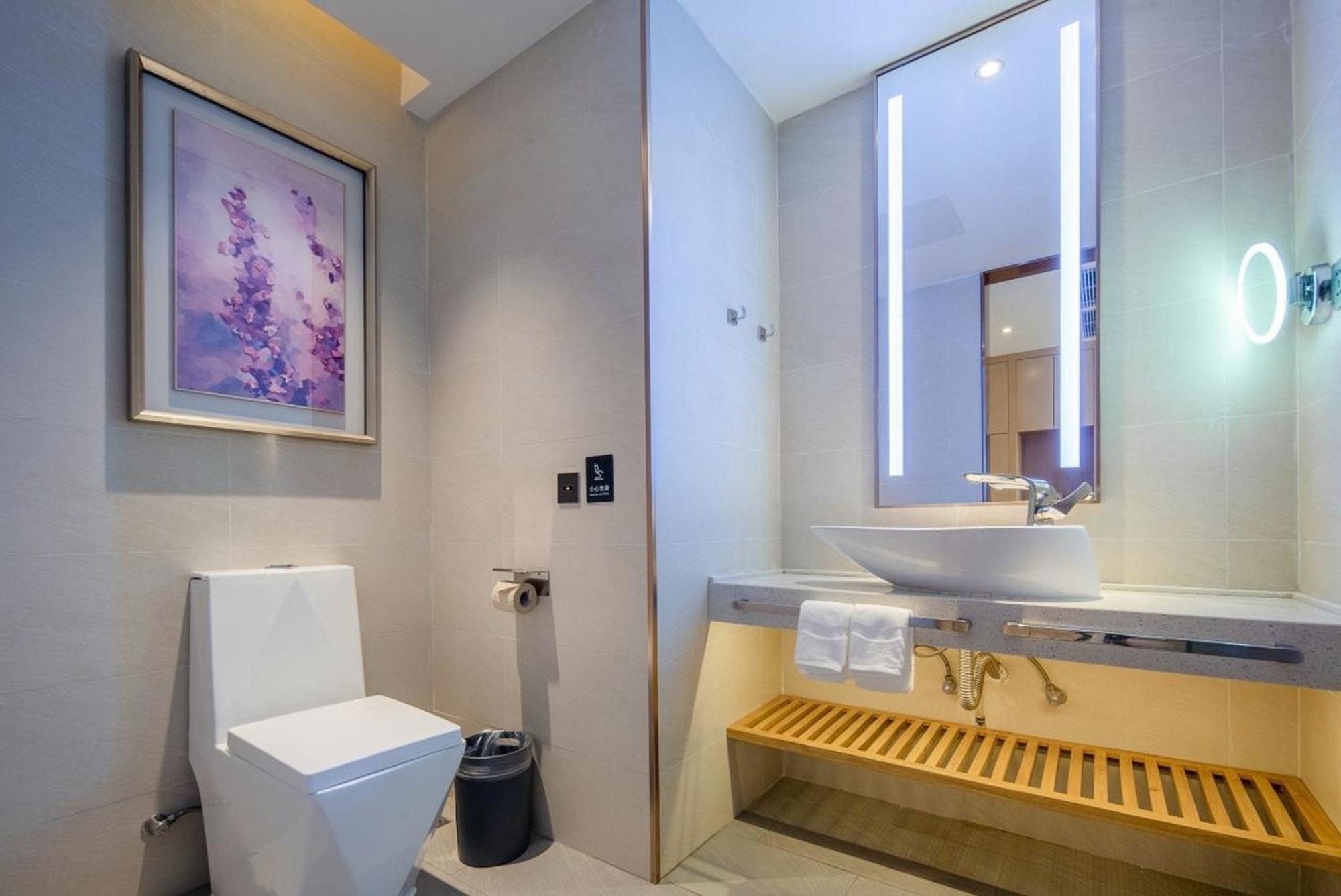 Echarm International Hotel Guangzhou Baiyun International Airport Huadu Plaza Branch - Free Deliver Service To Guangzhou Baiyun International Airport & Free Deliver Service To Canton Fair Complex During Canton Fair Period ภายนอก รูปภาพ
