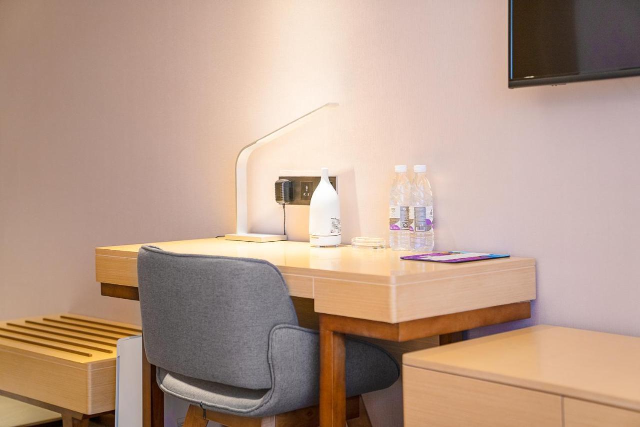 Echarm International Hotel Guangzhou Baiyun International Airport Huadu Plaza Branch - Free Deliver Service To Guangzhou Baiyun International Airport & Free Deliver Service To Canton Fair Complex During Canton Fair Period ภายนอก รูปภาพ