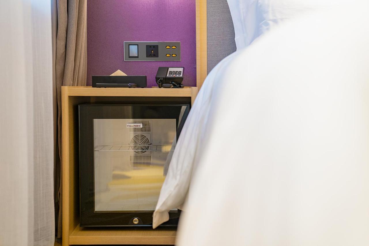 Echarm International Hotel Guangzhou Baiyun International Airport Huadu Plaza Branch - Free Deliver Service To Guangzhou Baiyun International Airport & Free Deliver Service To Canton Fair Complex During Canton Fair Period ภายนอก รูปภาพ